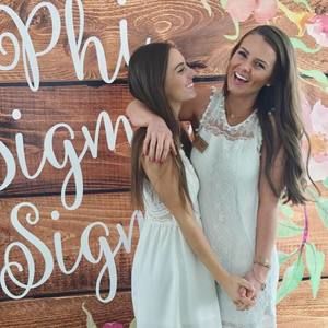 Meet your Posher, Charlotte